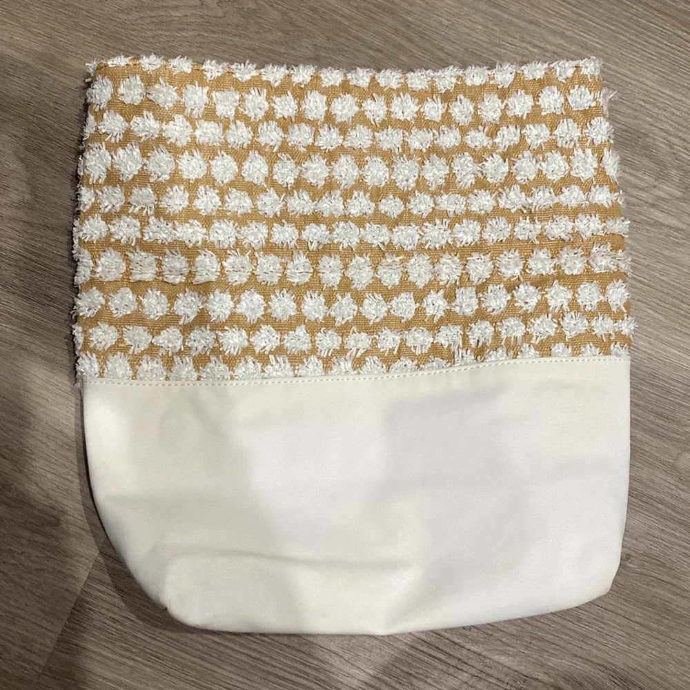 Urban Outfitters‎ white and tan rafia burlap clutch bag